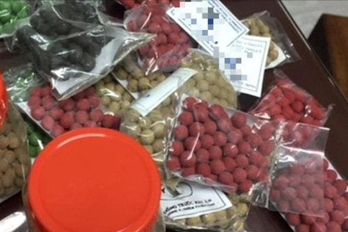 Suy tuyến thượng thận, biến dạng khớp gối vì chữa gout bằng thảo dược mua trên mạng