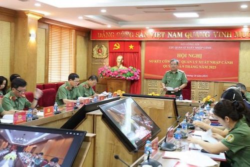 Cục Quản lý xuất nhập cảnh triển khai toàn diện các mặt công tác, đáp ứng được yêu cầu từ thực tiễn