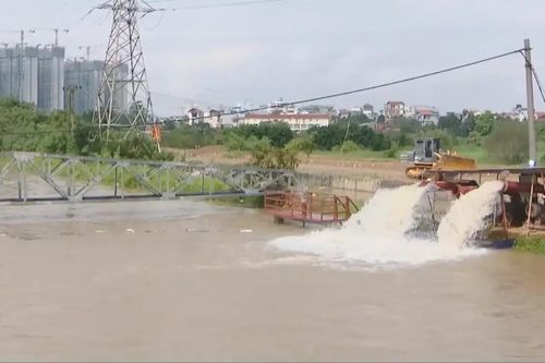 Hà Nội tập trung thoát nước các điểm còn ngập