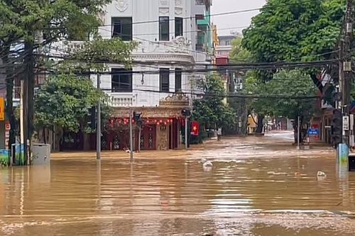Phường Thục Phán nước lũ vẫn ngập sâu, rút chậm
