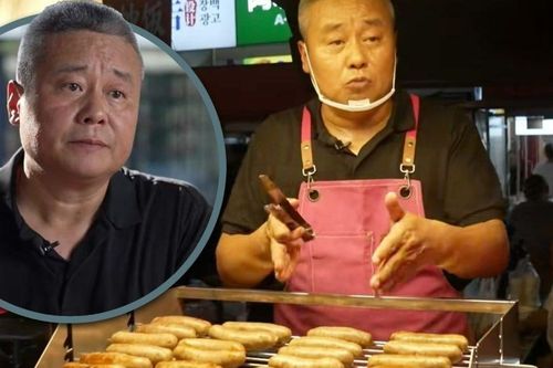Từng nợ 170 tỷ đồng và mất tất cả, người đàn ông quyết tâm làm lại từ quầy xúc xích ven đường
