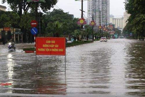 Danh sách các tuyến phố còn ngập úng tại Hà Nội trong sáng 8/10