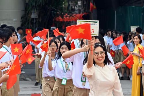Hà Nội triển khai miễn học phí, tuyệt đối không để xảy ra tình trạng 'lạm thu' đầu năm học