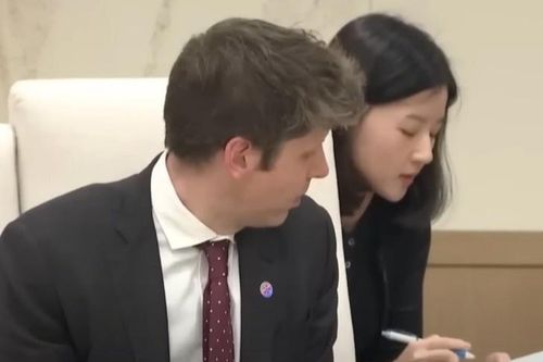 Clip nữ phiên dịch viên khiến 'cha đẻ ChatGPT' trầm trồ viral khắp MXH