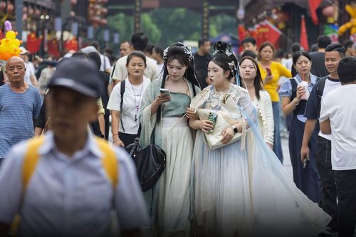 Thấy gì từ 'tuần lễ vàng' kéo tỷ người ra đường ở Trung Quốc?
