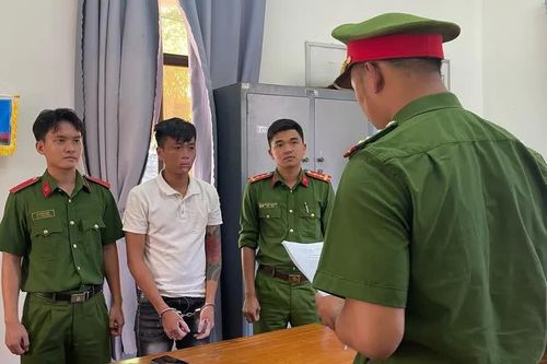 Gia Lai: khởi tố thanh niên ném gạch vào đầu người khác vì nghĩ bị 'nhìn đểu'