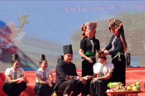 'Tẳng cẩu'- biểu trưng về văn hóa hôn nhân của người Thái đen