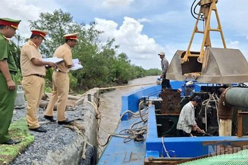 Đồng Tháp: Quyết liệt đấu tranh với 'cát tặc'
