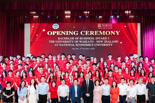 ĐH Kinh tế Quốc dân khai giảng chương trình liên kết đào tạo cử nhân kinh doanh với ĐH Waikato