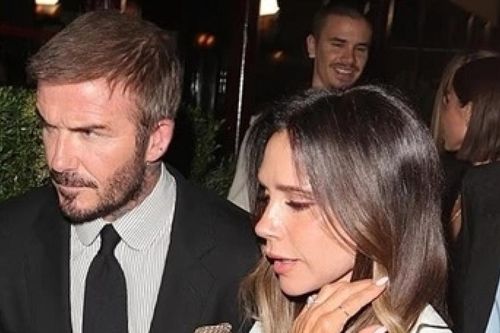 Victoria Beckham xúc động khi đại gia đình và bạn bè đến ủng hộ buổi ra mắt phim tài liệu