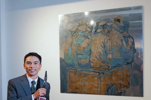 Tranh vẽ đời sống người nhập cư đoạt giải thưởng UOB Painting of the Year 2025