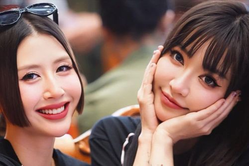 BTC cùng dàn em xinh, anh trai góp một tỷ đồng ủng hộ đồng bào vùng bão lũ