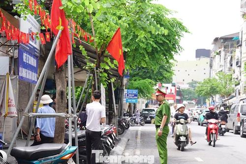 Đường hơn 300 tỷ nối sông Hồng với phố cổ đã được trả lại lòng đường, vỉa hè
