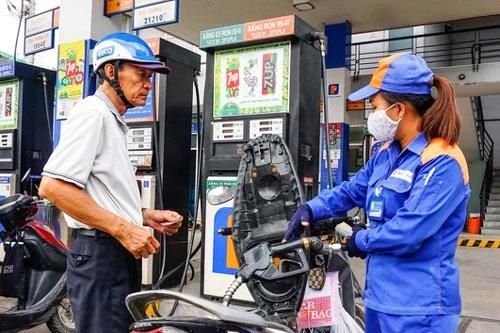 Giá xăng giảm về dưới 20.000 đồng/lít