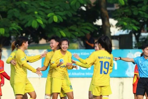 Lượt 9 giải nữ VĐQG – cúp Thái Sơn Bắc 2025: Hà Nội đại phá TP.HCM II, cuộc đua vô địch hứa hẹn có biến lớn