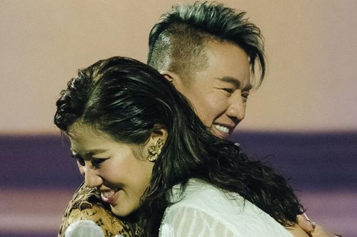 Đàm Vĩnh Hưng ôm con gái danh ca Cẩm Vân dặn dò