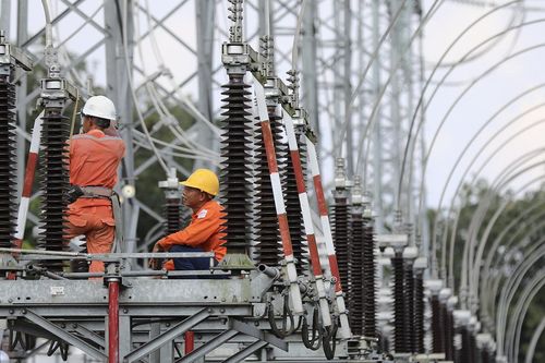 'Vòng kim cô' giá điện, loạt dự án đứng hình trước nỗi lo thiếu điện