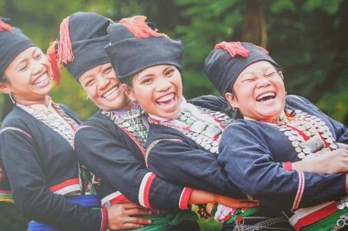Mê đắm với những nụ cười hồn hậu của đồng bào 54 dân tộc