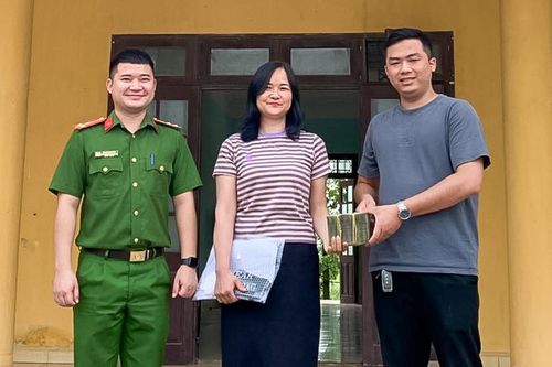 Người đàn ông ở Ninh Bình bất ngờ nhận hơn 1 tỷ đồng từ tài khoản lạ