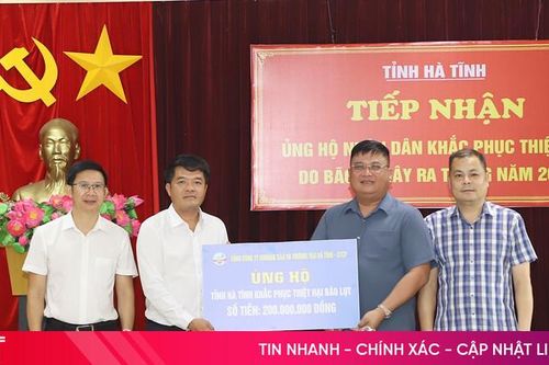 Mitraco Hà Tĩnh trao hỗ trợ 200 triệu đồng khắc phục hậu quả bão lũ