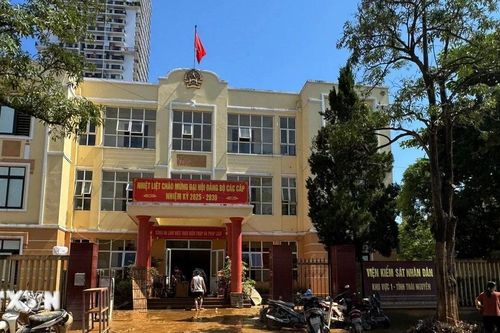 Thành phố Thái Nguyên ngổn ngang sau mưa lũ
