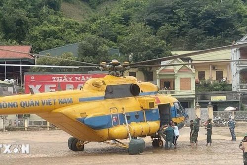 Điều hành an toàn tuyệt đối cho các chuyến bay cứu trợ tới vùng lũ phía Bắc