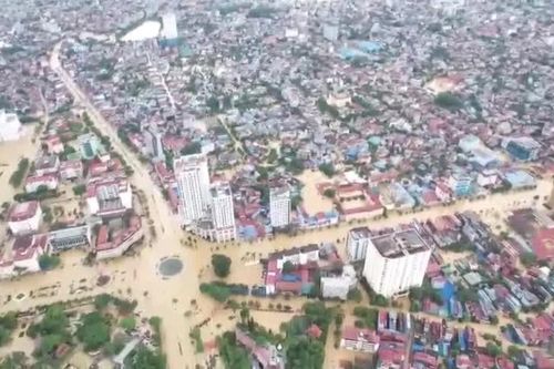 Lũ lịch sử ở Thái Nguyên: Nước ngập bủa vây khắp nơi