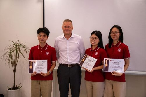 Sinh viên tranh biện về giảm lãng phí thực phẩm