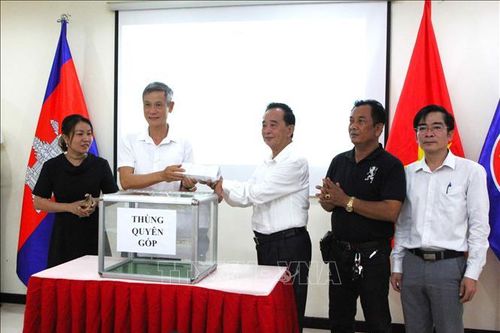 Cộng đồng người Việt Nam tại Campuchia chung tay ủng hộ đồng bào bị bão, lũ