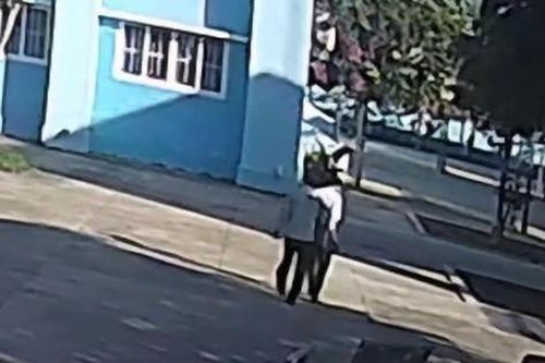 Bộ GD&ĐT yêu cầu báo cáo vụ thầy giáo có hồ sơ 'cá biệt' hành hung đồng nghiệp