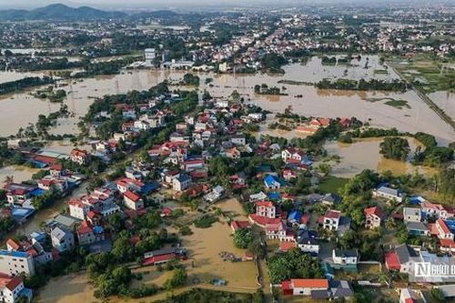 Hà Nội: Hàng nghìn căn nhà chìm trong 'biển nước'