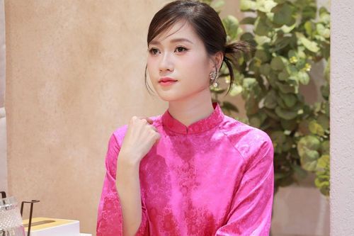 Mạng xã hội 'dậy sóng' với Lâm Vỹ Dạ