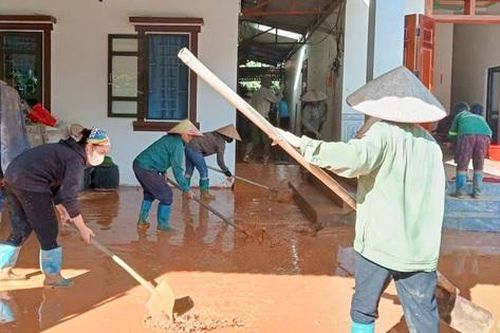 Phụ nữ Thái Nguyên nấu 4.000 suất cơm '0 đồng' hỗ trợ gia đình bị cô lập, ảnh hưởng bão lũ