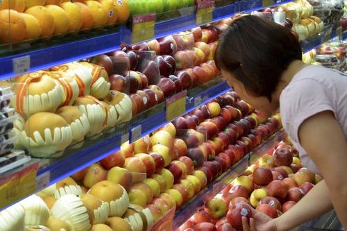 Nhiều loại trái cây nhập khẩu vẫn được ưa thích tại chợ Việt