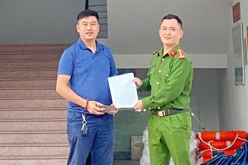 Công an phường Tiền Phong kịp thời hỗ trợ người dân nhận lại tiền chuyển khoản nhầm