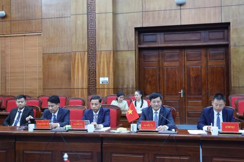 Chủ tịch UBND tỉnh Lê Thành Đô làm việc với đoàn đại biểu tỉnh U Đôm Xay