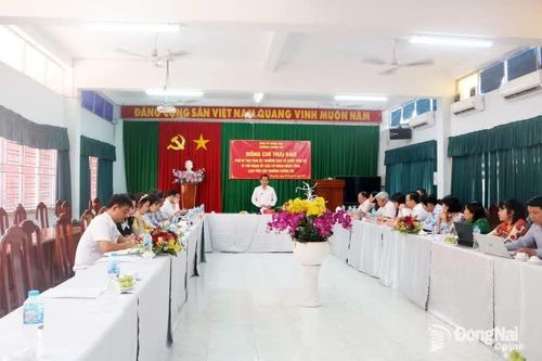 Thực hiện tốt công tác đào tạo, bồi dưỡng cán bộ và nghiên cứu khoa học