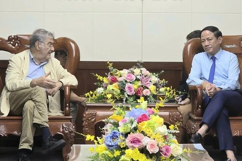 Chủ tịch UBND tỉnh Phạm Anh Tuấn tiếp GS Serge Haroche và đoàn các nhà khoa học quốc tế
