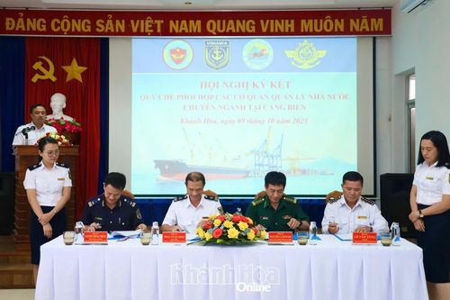 Ký kết quy chế phối hợp quản lý nhà nước chuyên ngành hàng hải tại cảng biển Khánh Hòa