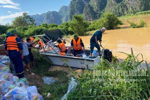 Khẩn trương hỗ trợ người dân sau bão