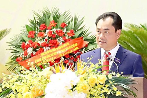 Đồng chí Trịnh Việt Hùng - Ủy viên dự khuyết Ban Chấp hành Trung ương Đảng, Bí thư Tỉnh ủy Lào Cai giữ chức vụ Chủ tịch HĐND tỉnh Lào Cai, nhiệm kỳ 2021 - 2026