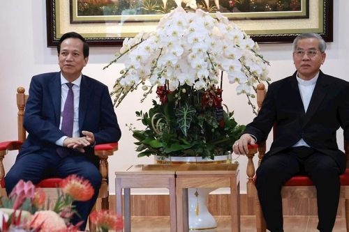 Bộ trưởng Đào Ngọc Dung chúc mừng thành công Đại hội XVI Hội đồng Giám mục Việt Nam