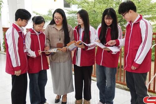 Người truyền lửa tình yêu lịch sử cho học sinh