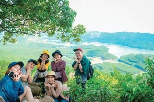 Giới trẻ và trào lưu du lịch tại chỗ