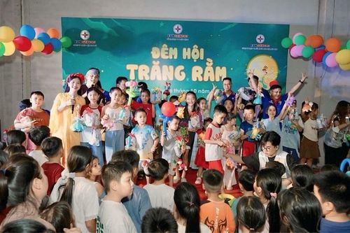 Công ty EPS tổ chức 'Đêm hội trăng rằm 2025' - Sắc màu đoàn viên và lan tỏa yêu thương