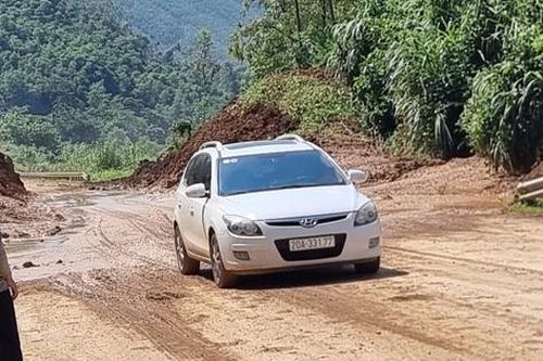 Nỗ lực khắc phục sạt lở, nhiều tuyến quốc lộ và cao tốc đã thông xe trở lại