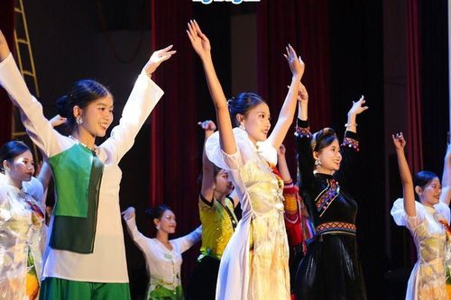 Đại nhạc hội Welcome to AJC 2025: Kỳ Hành Kỳ Duyên - Bữa tiệc âm nhạc sôi động chào đón tân sinh viên trường Báo