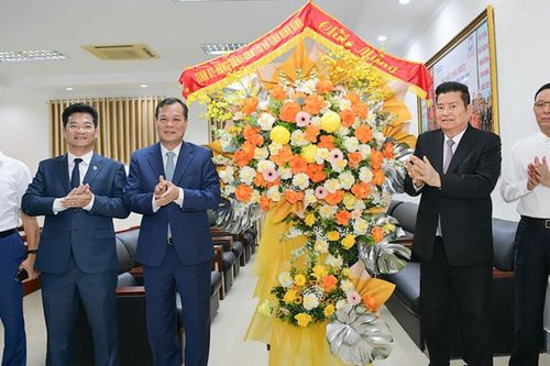 Lãnh đạo tỉnh Ninh Bình thăm, chúc mừng các doanh nghiệp nhân kỷ niệm Ngày Doanh nhân Việt Nam