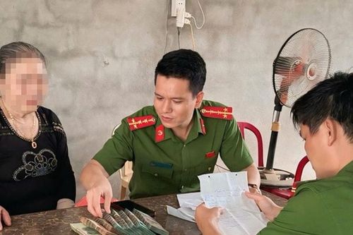 Kịp thời ngăn chặn vụ chuyển 300 triệu đồng của cụ bà 75 tuổi cho đối tượng giả 'cán bộ điều tra'