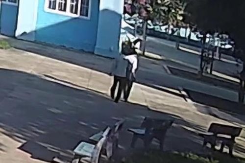 Bộ GD&ĐT yêu cầu xử lý nghiêm vụ thầy giáo hành hung đồng nghiệp ở Đắk Lắk